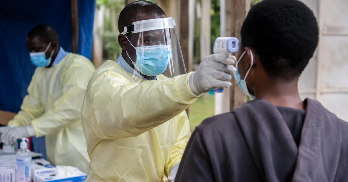 Kampala'da Ebola Paniği: İki Sağlık Çalışanı Virüse Yakalandı