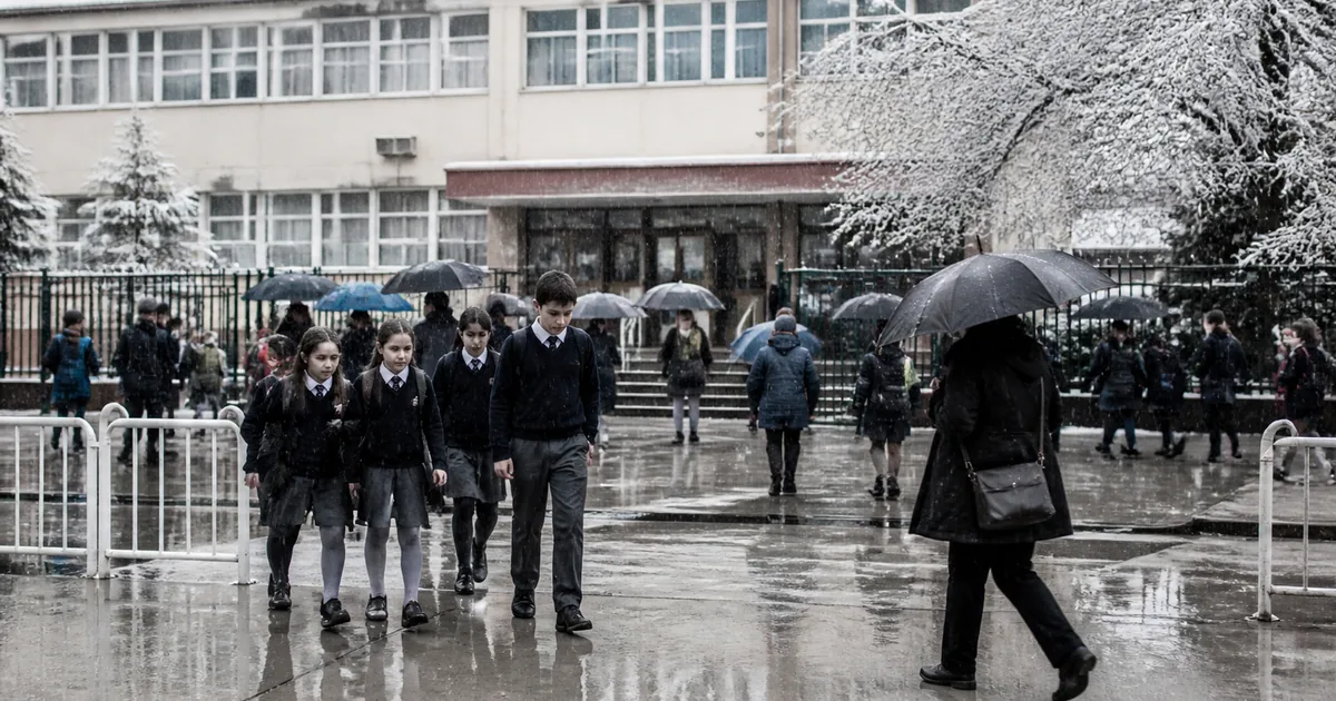 Belgrad'da TV'lerde şok kesinti: Okul katliamının yıldönümü