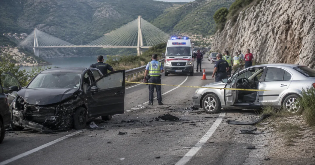 Bosna'da Kapı Yenileme Tüyoları: Düşük Bütçeyle Şık Görünüm