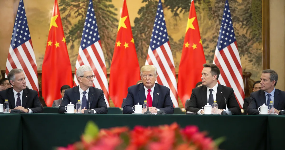 ABD-Çin Geriliminde Yeni Sayfa mı? Trump ve 17 CEO'dan Kritik Ziyaret