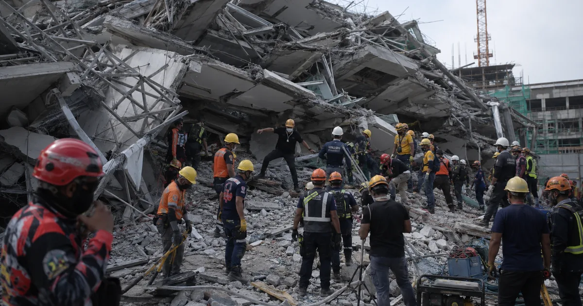 Filipinler'de 9 Katlı Bina Çöktü: Enkaz Altında 40 Kişi Mahsur Kaldı