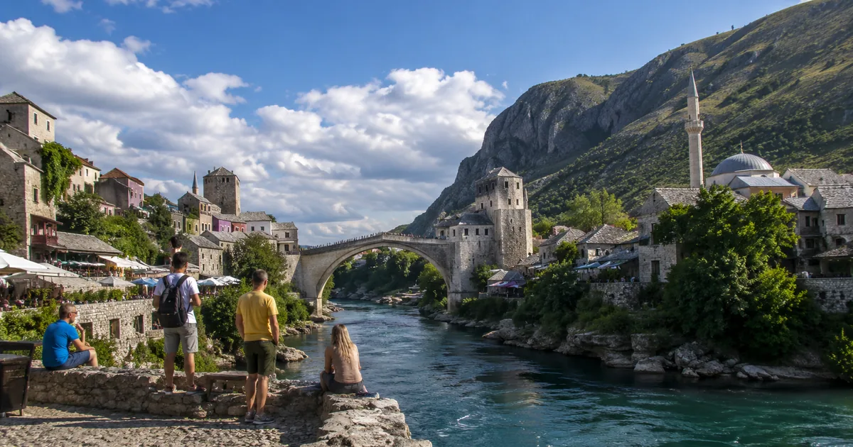 Güneş Yüzünü Gösteriyor: Bosna Hersek'te Bugün Hava Durumu