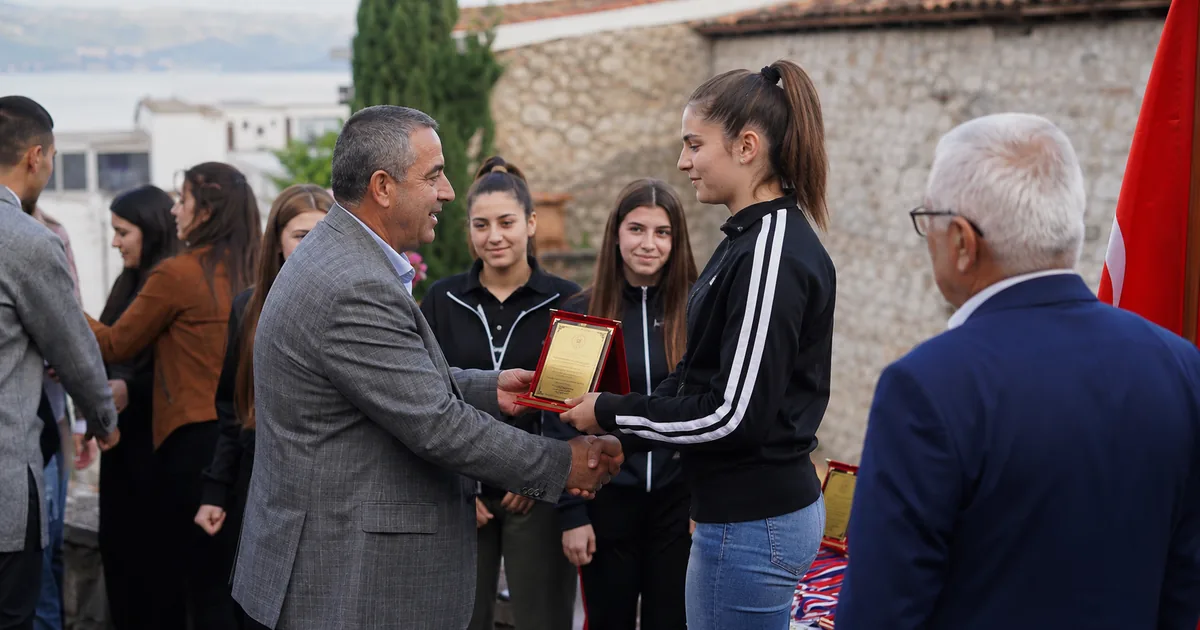 Kuzey Makedonya Ohri'de 19 Mayıs kutlaması: Gençlere spor ödülü