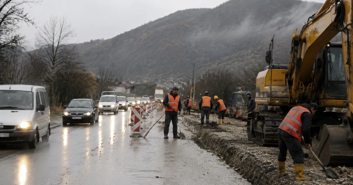 Bosna Hersek'te Yağışlı Hava ve Yol Çalışmaları Trafiği Olumsuz Etkiliyor