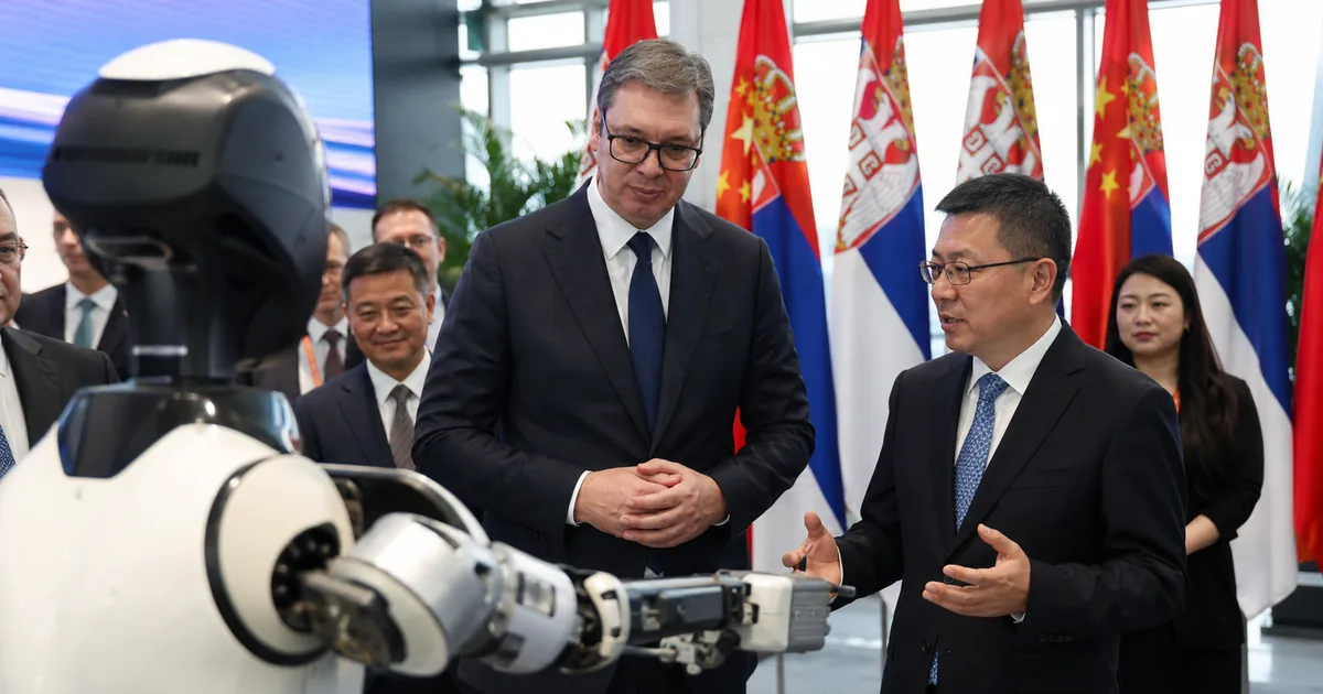 Vucic'ten Robotik Hamle: Çin'den Sırbistan'a Robot Getirilecek